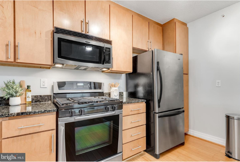Fully Furnished Corporate Executive Rental - Move-in Ready in the Heart of DC, Walkable to White Hou - Photo 10