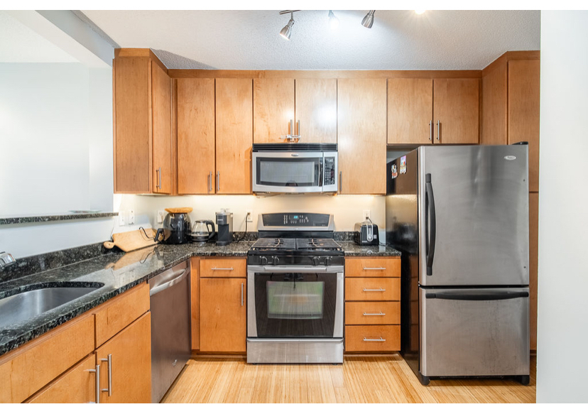 Fully Furnished Corporate Executive Rental - Move-in Ready in the Heart of DC, Walkable to White Hou - Photo 11