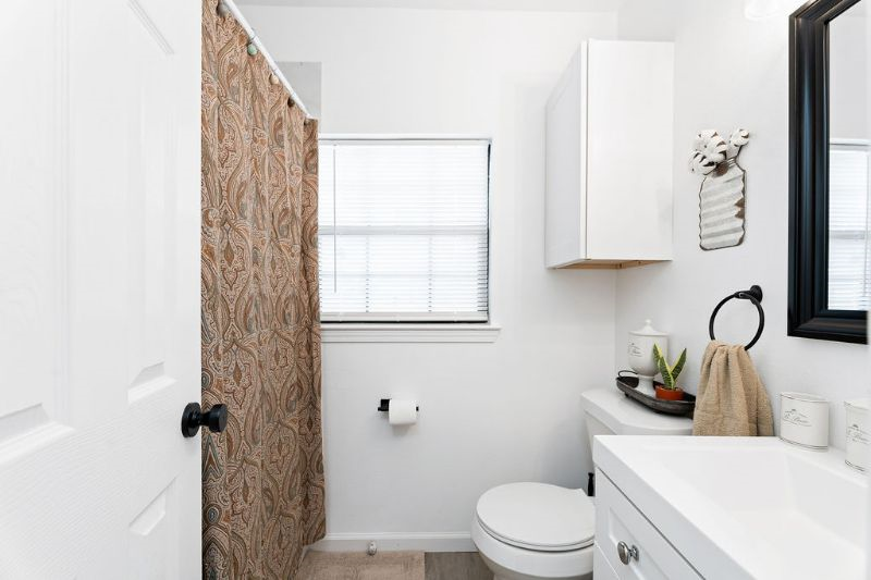 Cozy Fully Remodeled Home Close to all Lubbock Hospitals - Photo 7