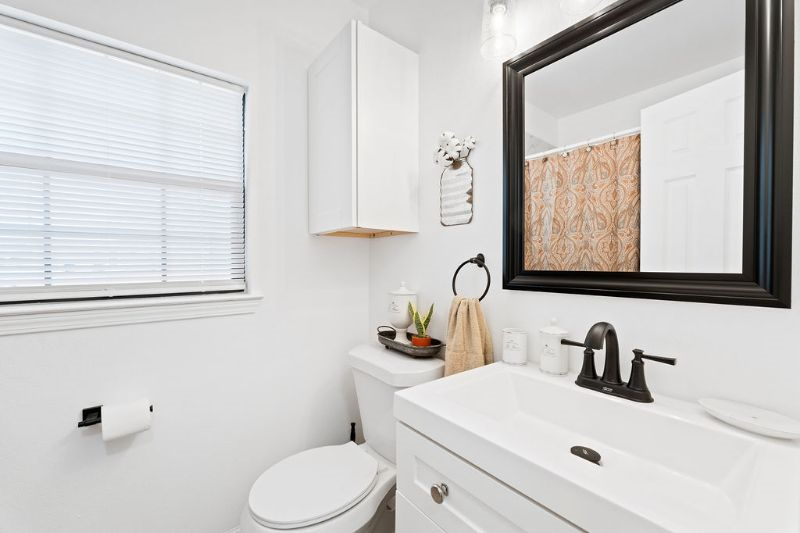 Cozy Fully Remodeled Home Close to all Lubbock Hospitals - Photo 8
