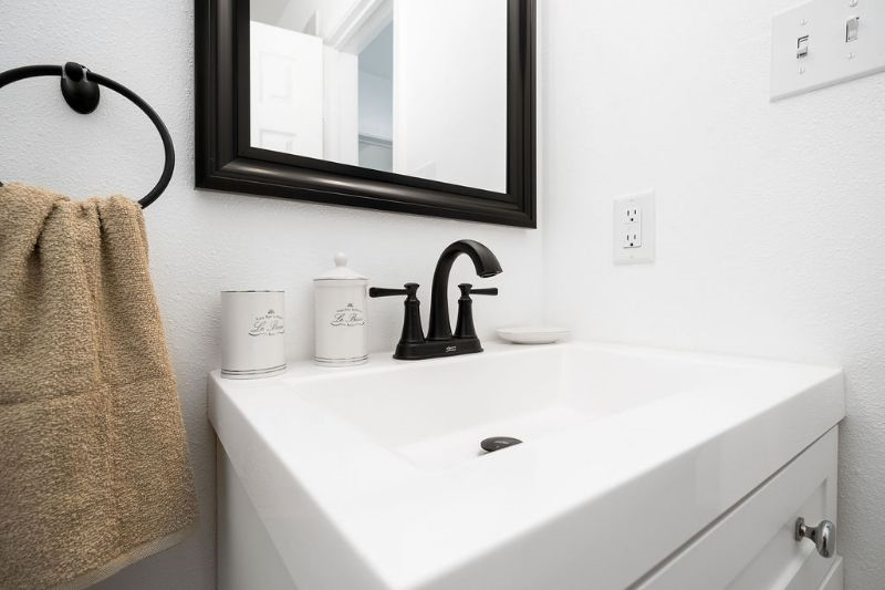 Cozy Fully Remodeled Home Close to all Lubbock Hospitals - Photo 10