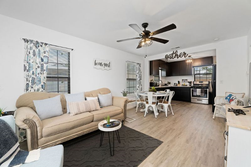 Cozy Fully Remodeled Home Close to all Lubbock Hospitals - Photo 11