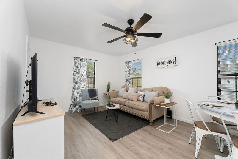 Cozy Fully Remodeled Home Close to all Lubbock Hospitals - Photo 12