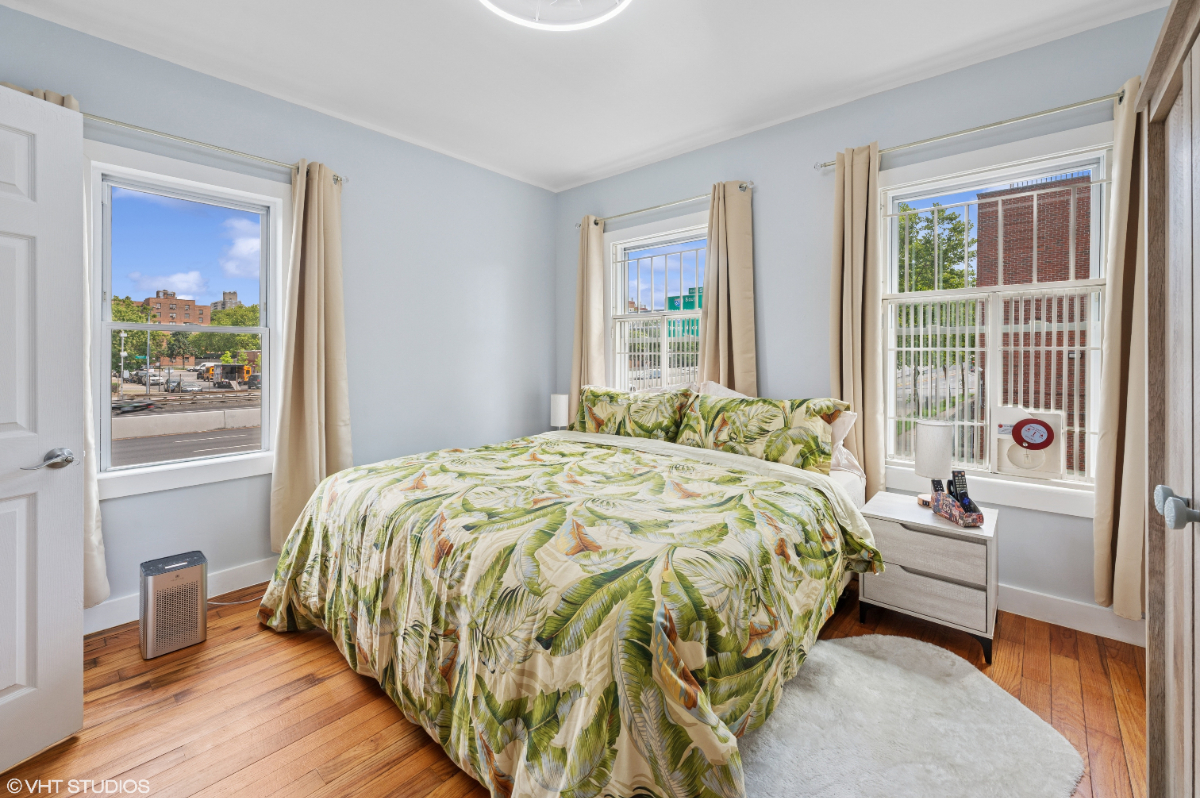 Comfy Beautiful 2brm Apt - ALL Utilities and Amenities Included - Photo 6