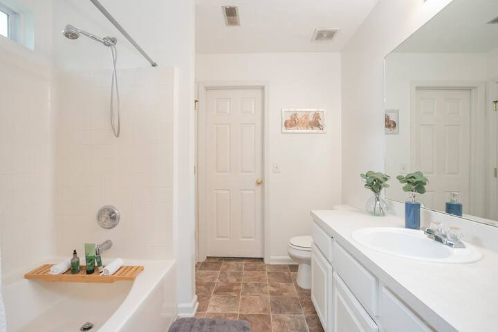Cottage Lake Getaway - Photo 8