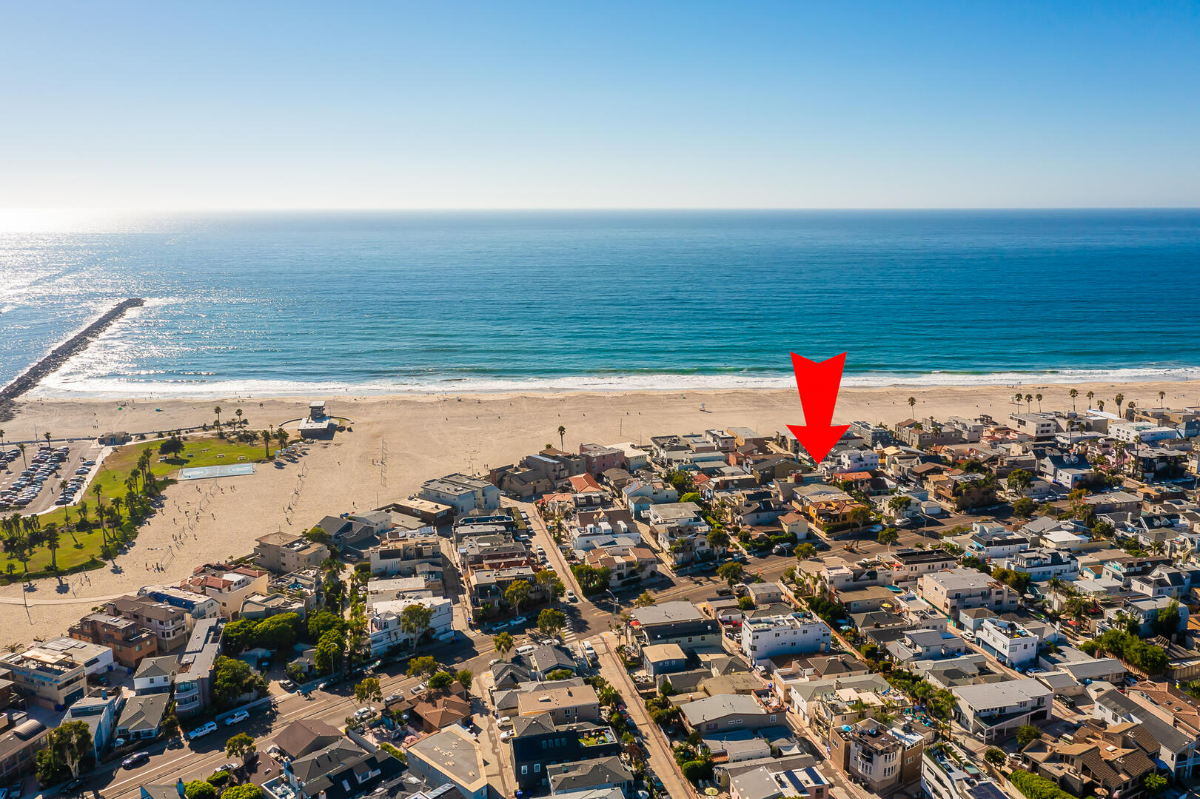Beach Vibes 2BD/2BTH Condo in South Mission Beach with Private Courtyard and Firepit, Walk to Beach and Bay - Photo 2