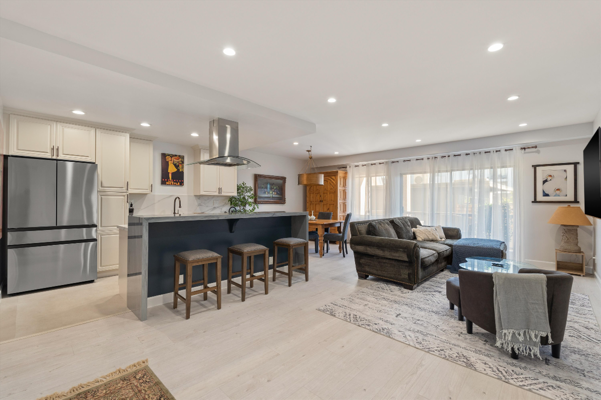 Luxury Condo - Brentwood - Photo 1