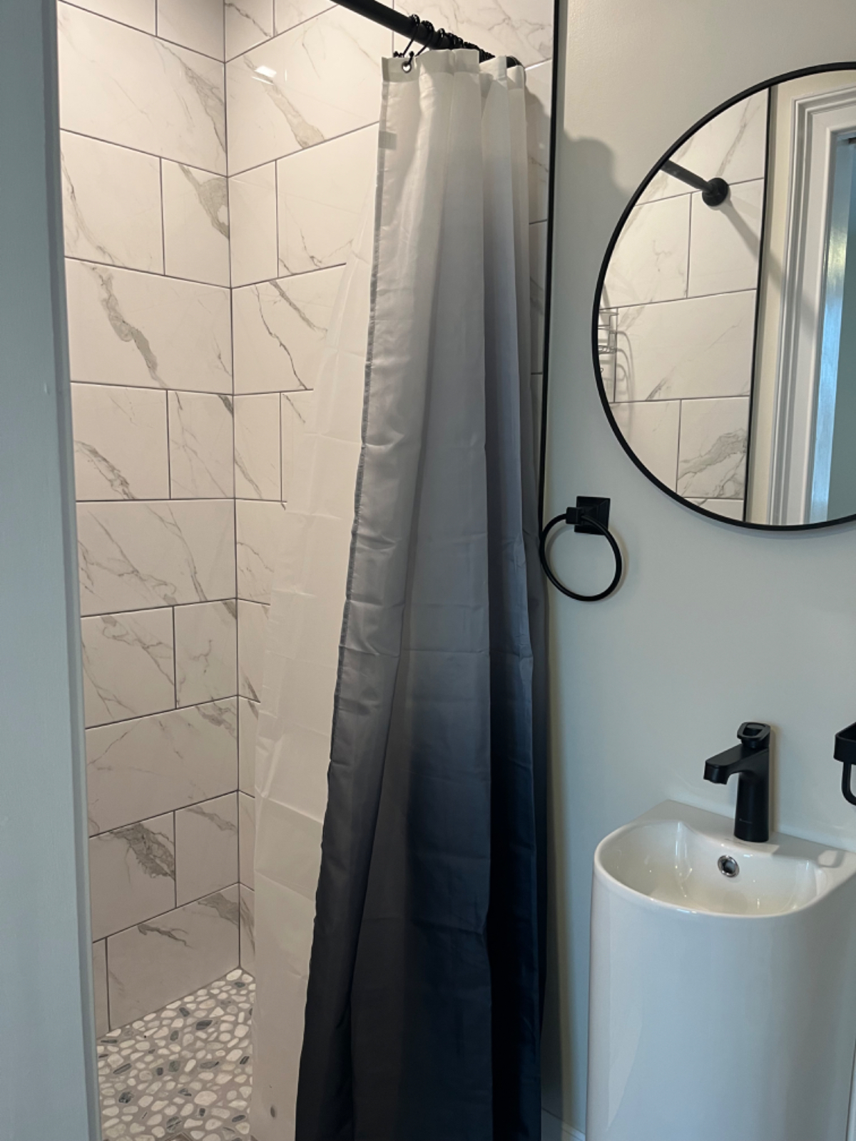 Beautiful, newly remodeled one bedroom apartment. Near Wynn Hospital - Photo 4