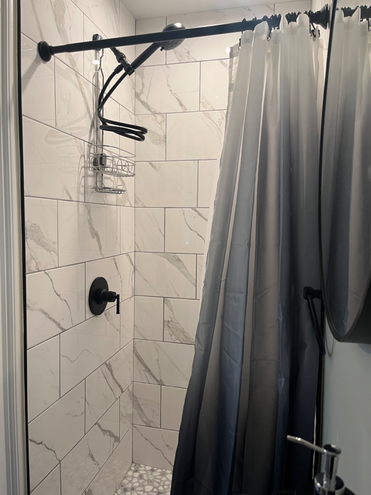 Beautiful,  newly remodeled one bedroom apartment. Near Wynn Hospital - Photo 6