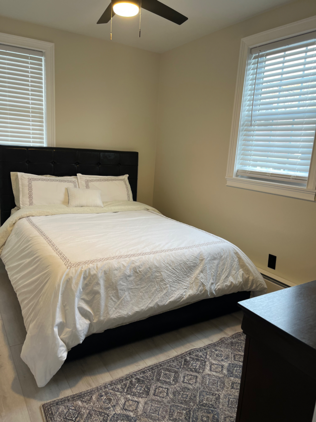 Beautiful,  newly remodeled one bedroom apartment. Near Wynn Hospital - Photo 8