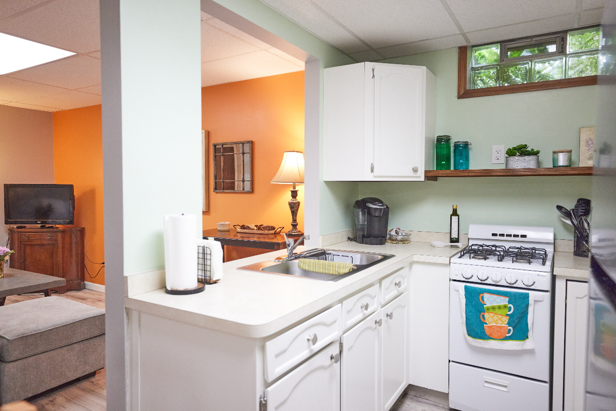 Charming Basement Retreat in Quiet North Tonawanda Neighborhood - Close to Niagara Falls and Local A - Photo 4