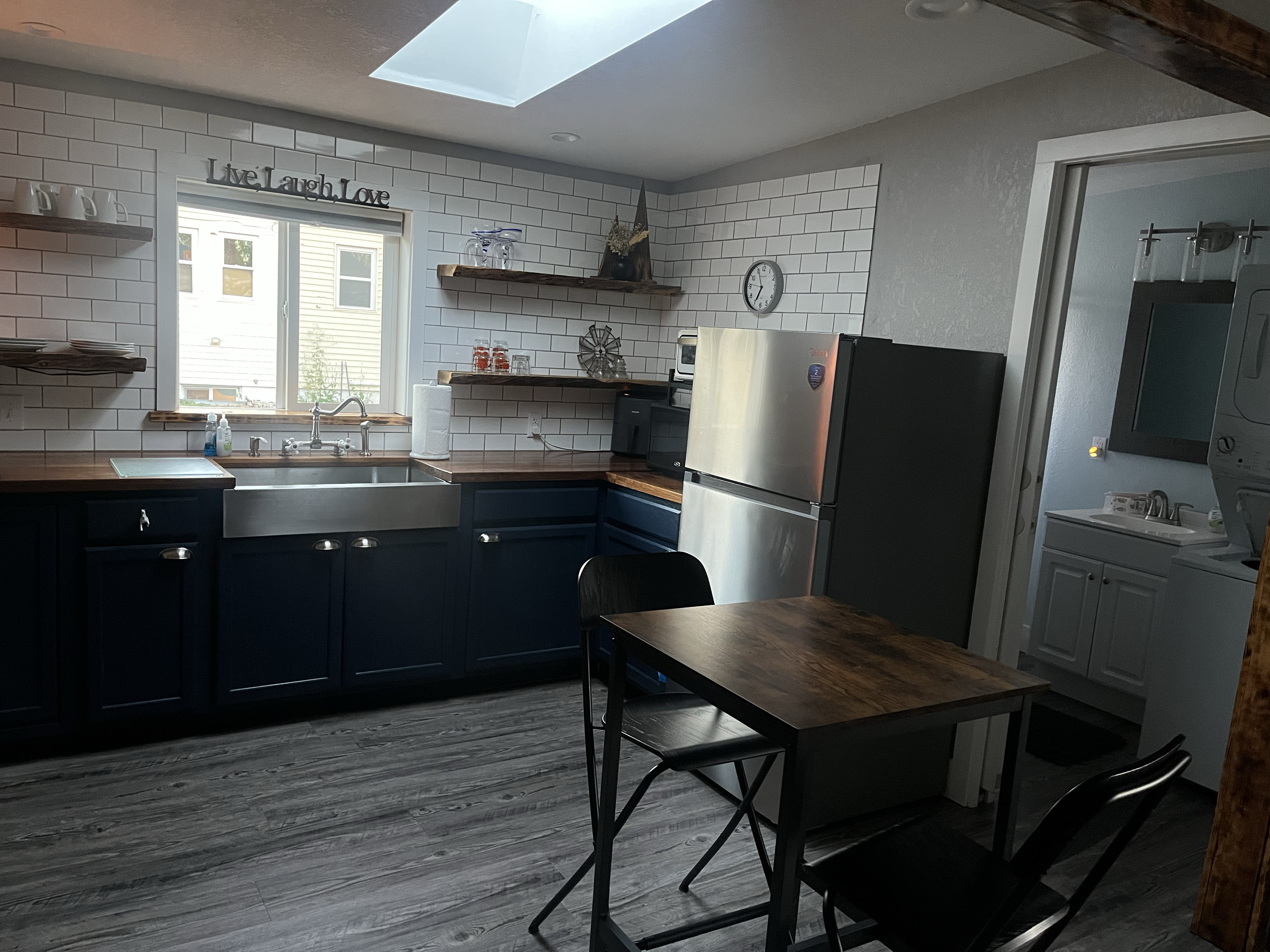 Cottage on 31st - Photo 9