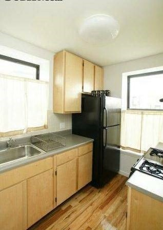 Cozy Upper Eastside Private or Rent a Room - Photo 2