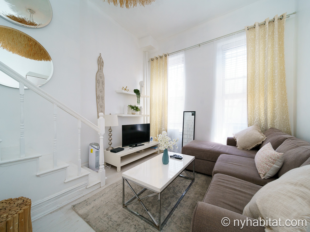Furnished one bedroom apartment in Harlem NYC - Photo 3