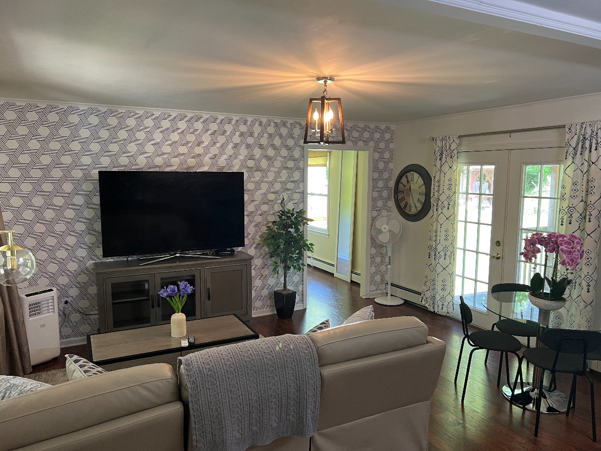Kick back and relax in this calm stylish 1BR duplex apartment Nestled in the mountains just a few mi - Photo 5