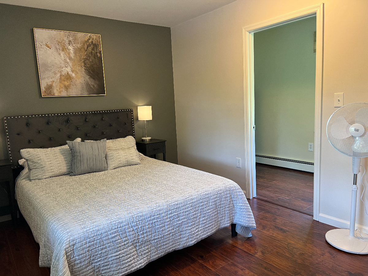Kick back and relax in this calm stylish 1BR duplex apartment Nestled in the mountains just a few mi - Photo 9