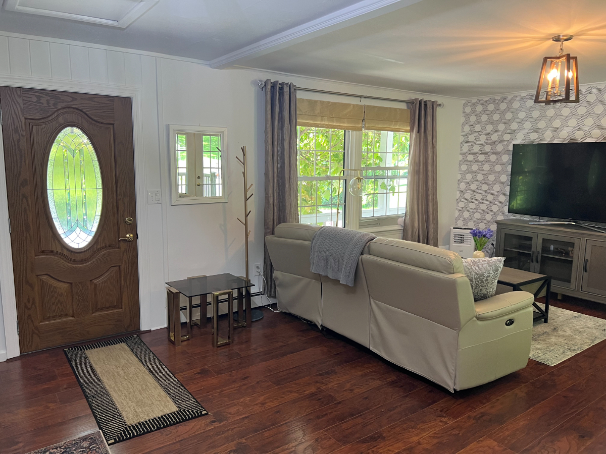 Kick back and relax in this calm stylish 1BR duplex apartment Nestled in the mountains just a few mi - Photo 6