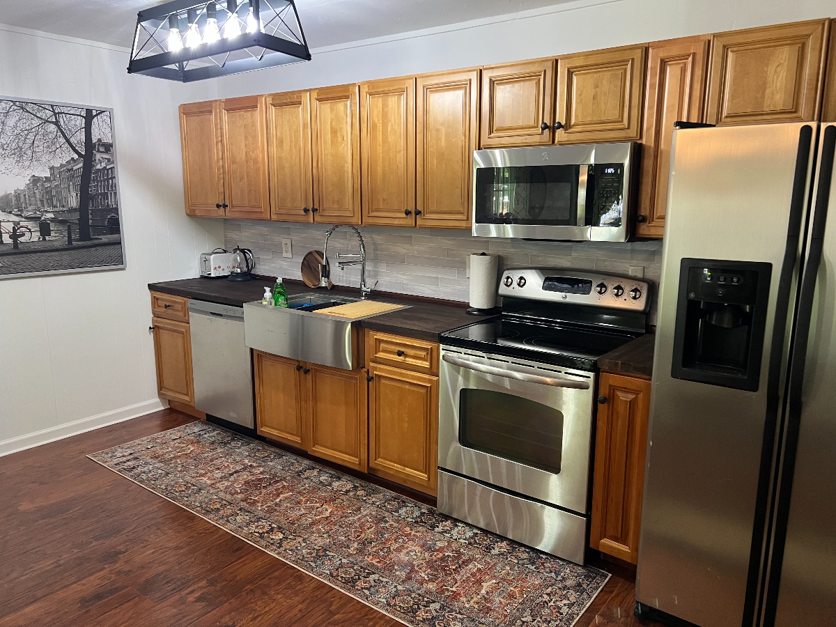 Kick back and relax in this calm stylish 1BR duplex apartment Nestled in the mountains just a few mi - Photo 7