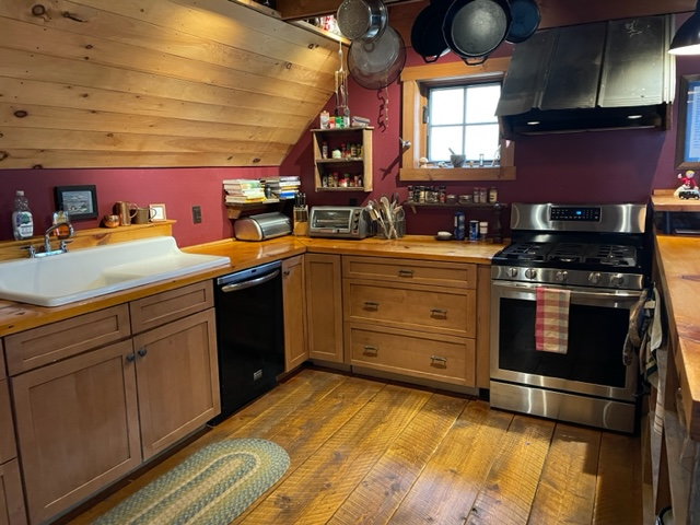 Beautiful Country Home - Photo 6
