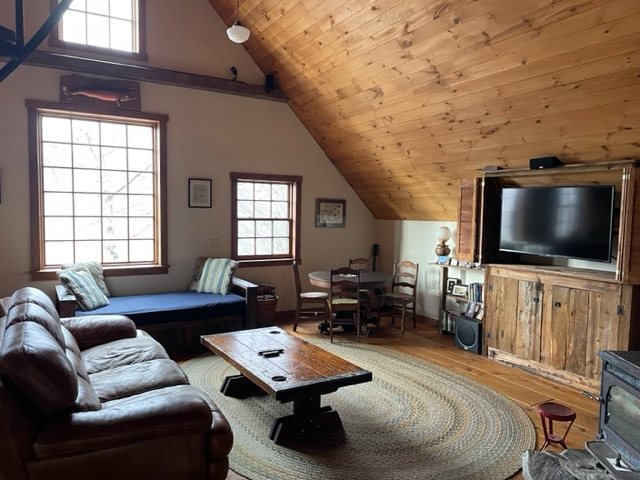 Beautiful Country Home - Photo 11