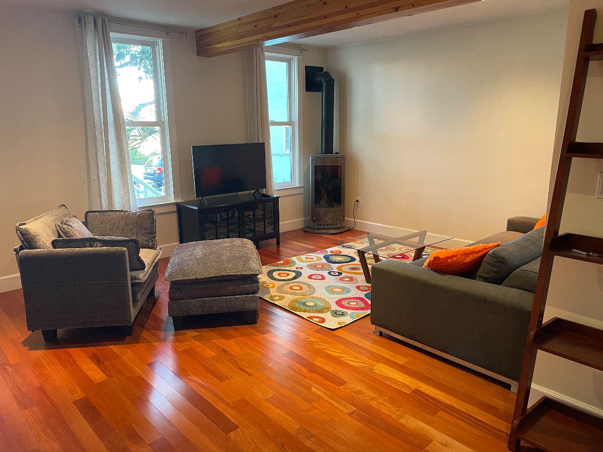 BRIGHT OPEN FLOOR PLAN ONE BEDROOM ON PRECITA PARK - Photo 3