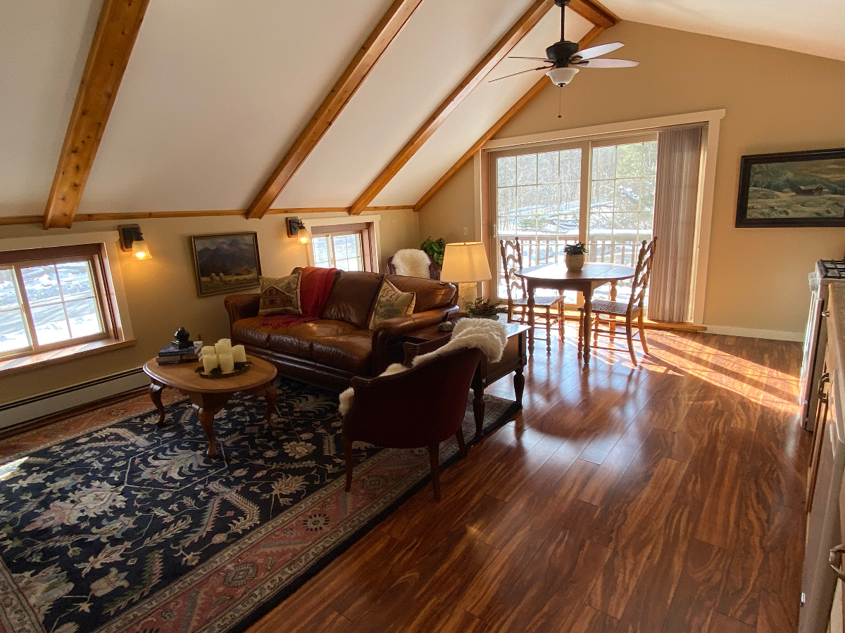 Spacious apartment near Dartmouth - Photo 3