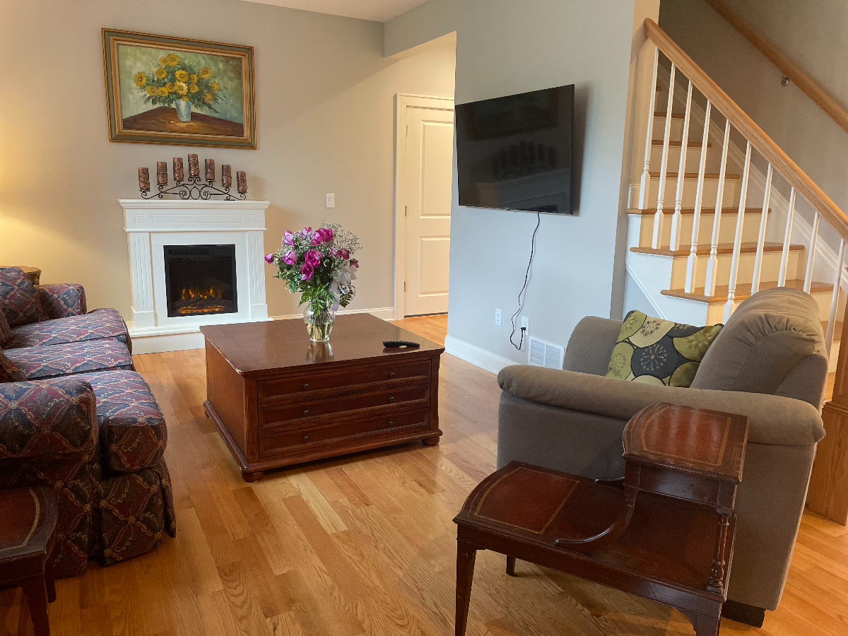 Beautiful Brand New Home with Pool - Photo 2