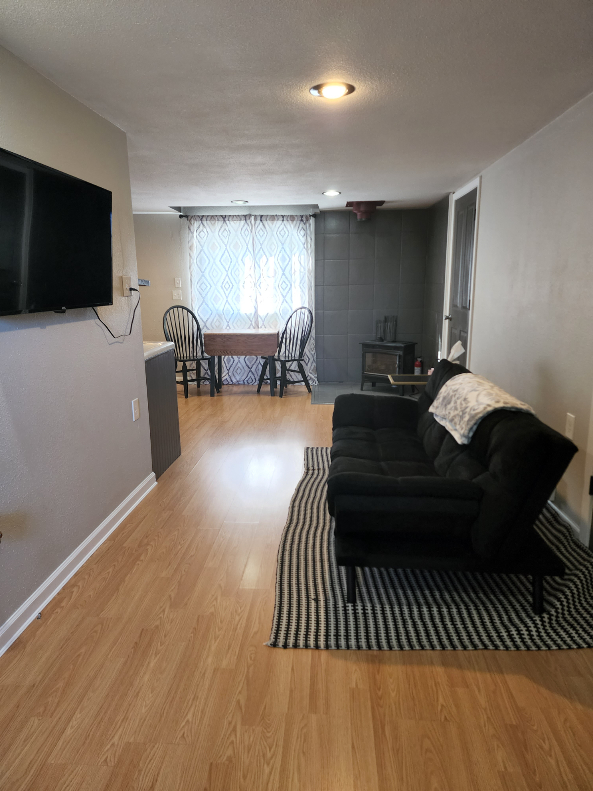 Comfortable 1 bedroom loft - Photo 2