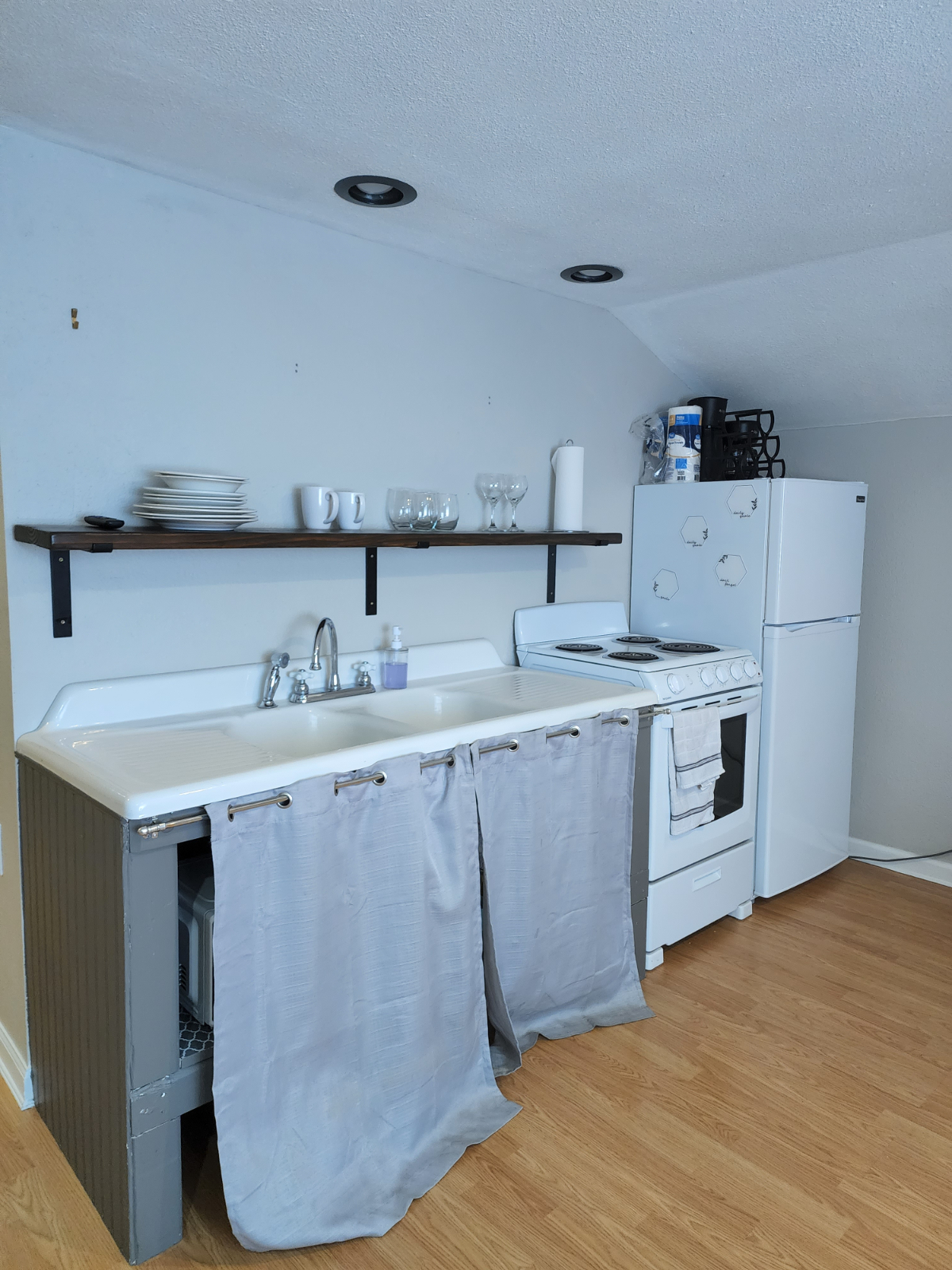 Comfortable 1 bedroom loft - Photo 1