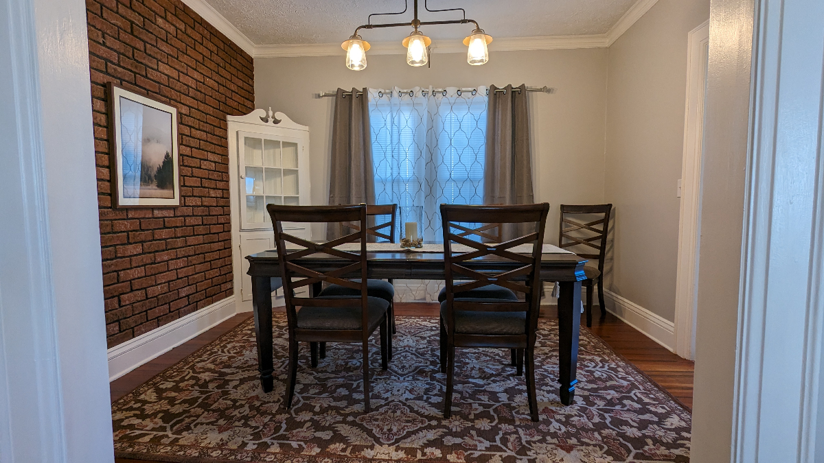 Private Clean Home with a Great Entertaining Space Close to Hospitals - Photo 4