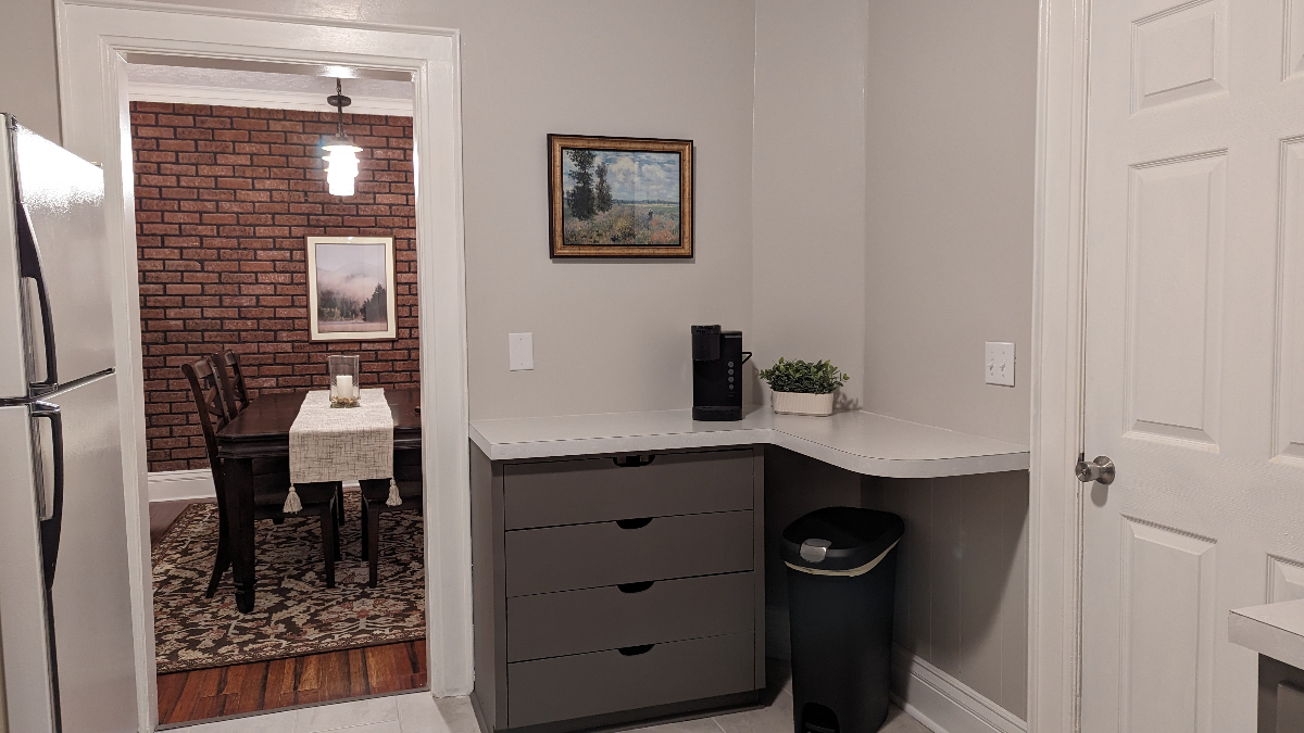 Private Clean Home with a Great Entertaining Space Close to Hospitals - Photo 6