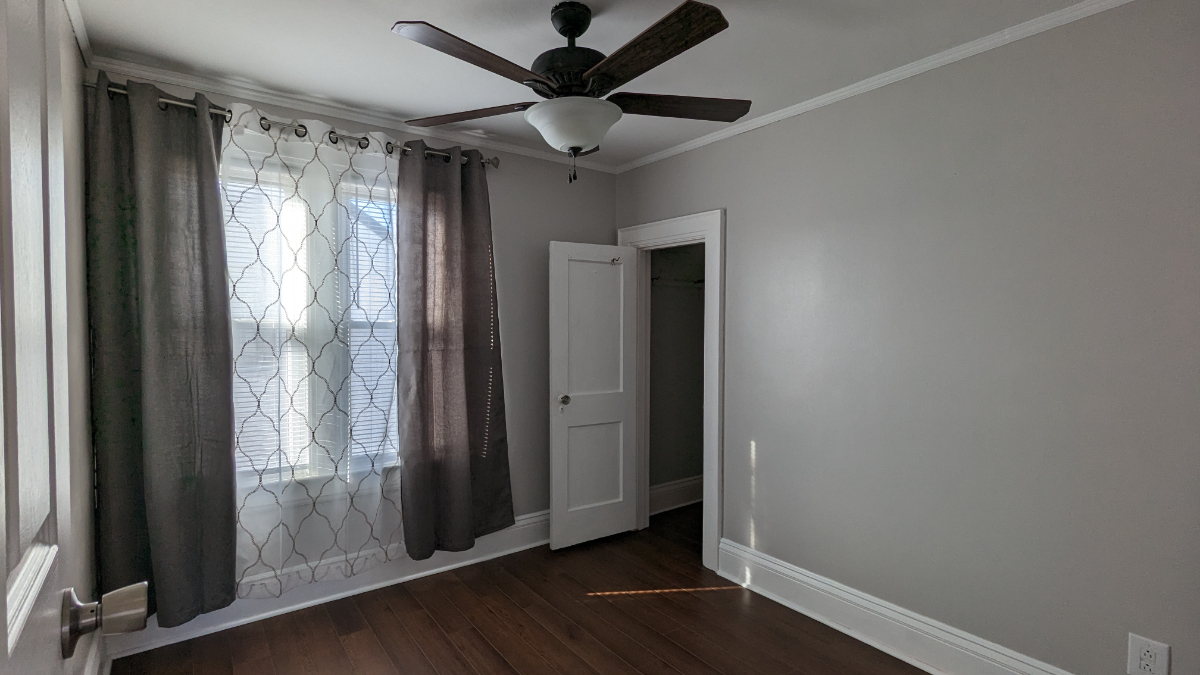Private Clean Home with a Great Entertaining Space Close to Hospitals - Photo 12