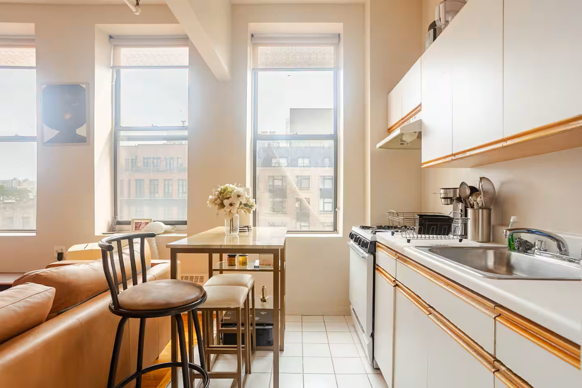 Bright, Stylish & Cozy Apt in Brooklyn - Fast Wifi/Near Subways & Hospitals - Photo 3