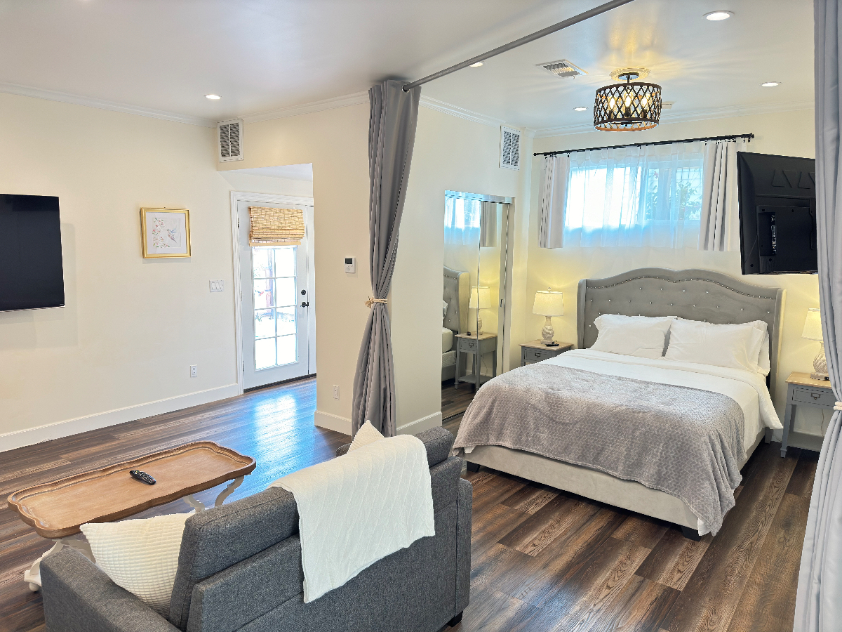 Beautiful Brand New Studio or Single bedroom apartment in charming Los Feliz - Photo 3