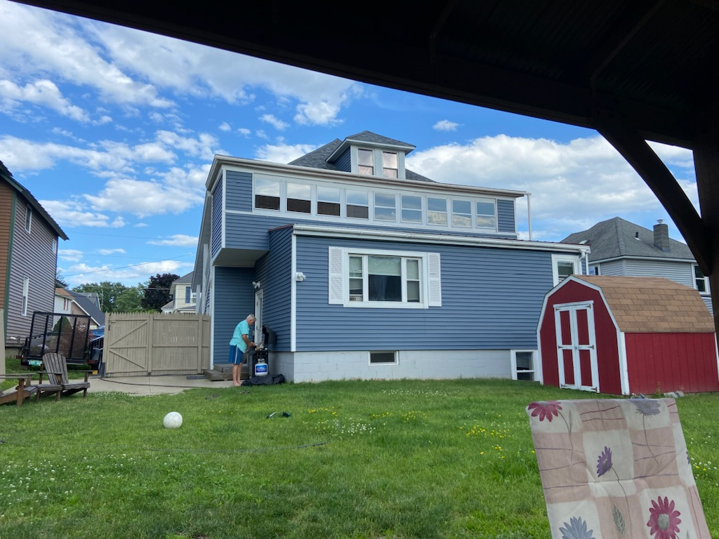 Nice Recently Updated 2-Bedroom 1 mile from UVM Med Ctr - Photo 2