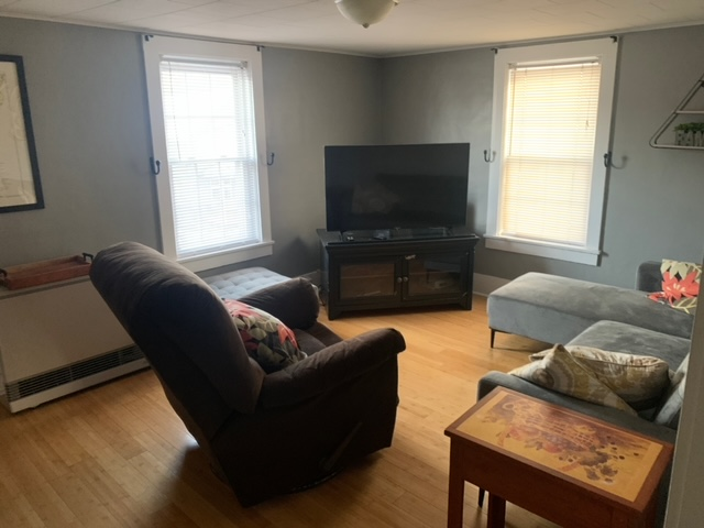 Nice Recently Updated 2-Bedroom 1 mile from UVM Med Ctr - Photo 6