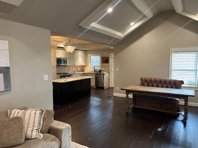 Cozy 3 Bedroom Bungalow with Separate Studio Apartment
