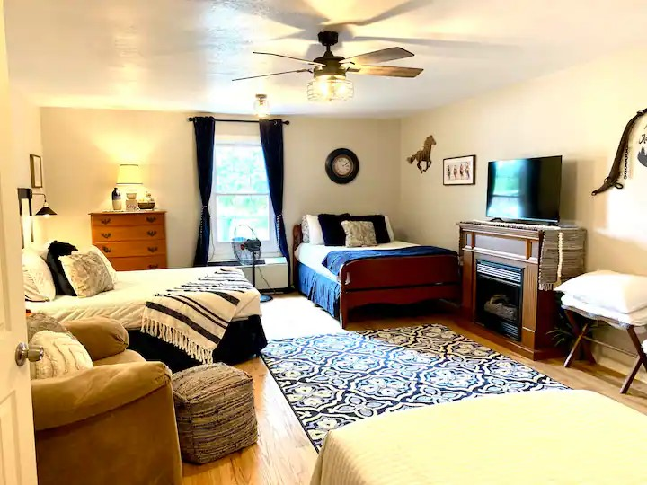 Country Escape Next Door Rental - Photo 2