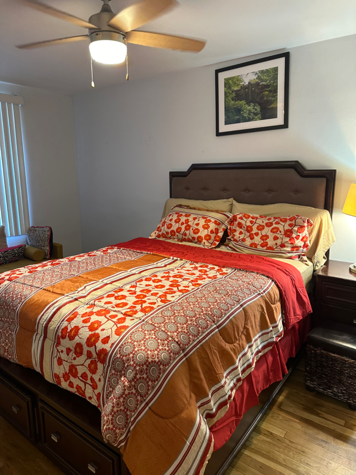 Private Bedroom with Private Bathroom - Photo 12