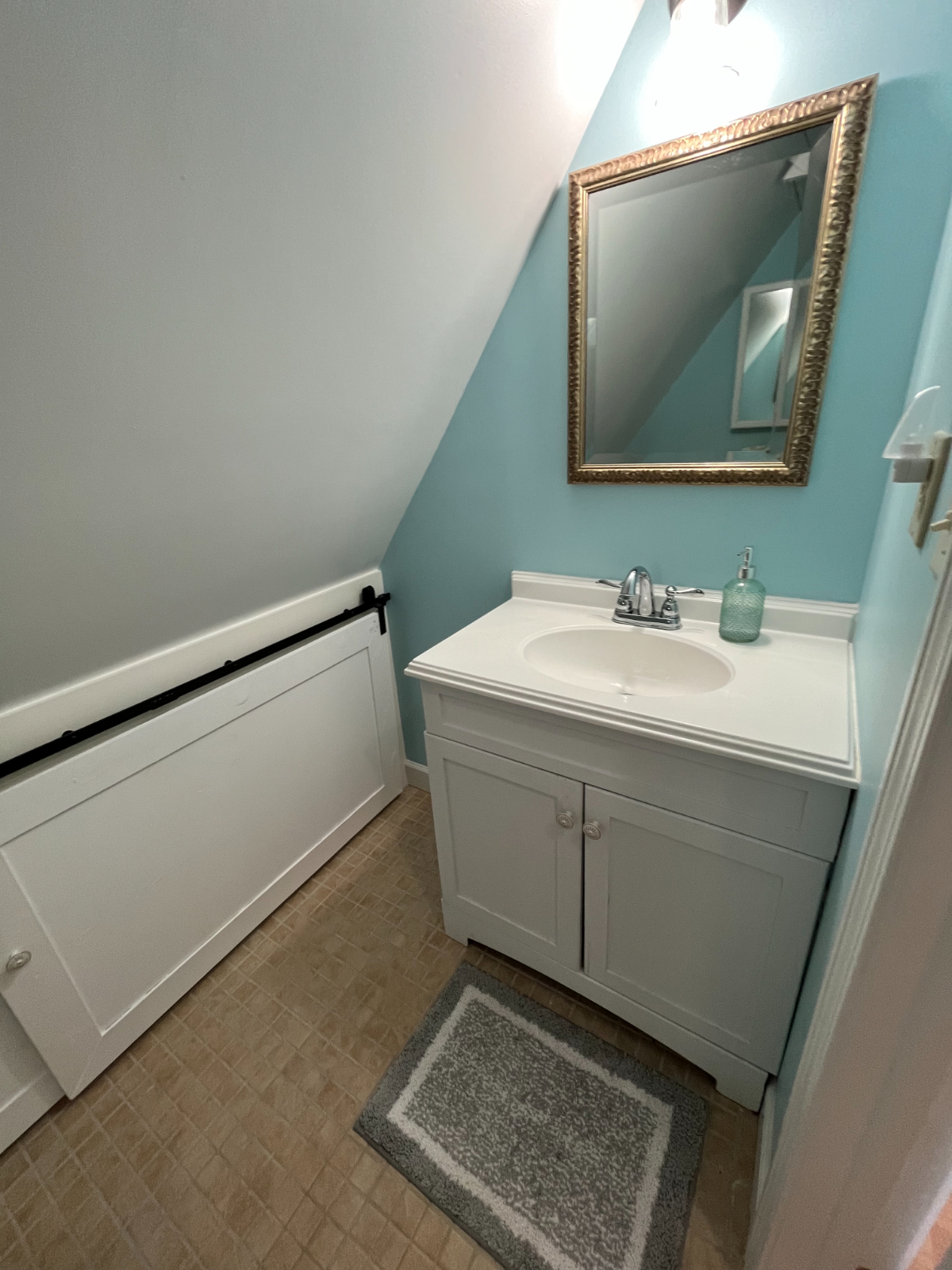 Entire Home 4 Beds 2.5 Bath with Beautiful Lake Access - Photo 12