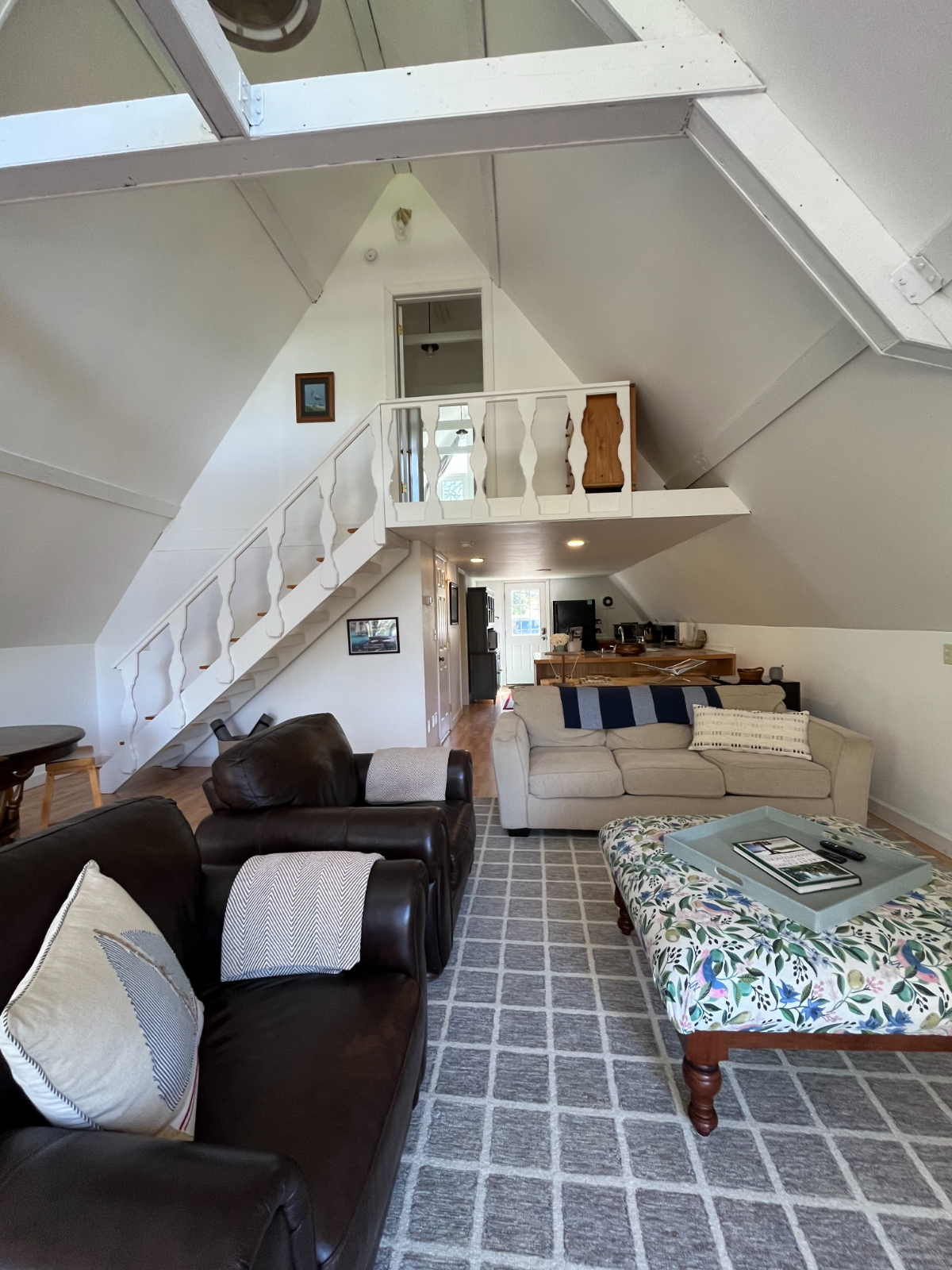 Entire Home 4 Beds 2.5 Bath with Beautiful Lake Access - Photo 7