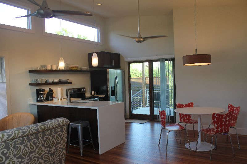 Private Modern Guest House on Gated Property in the Heart of the Hill Country - Photo 4
