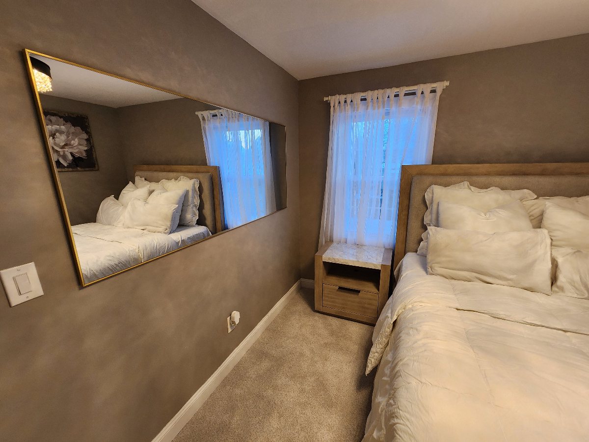 Charming  room Rental in Springfield Gardens with Modern Amenities - Photo 10