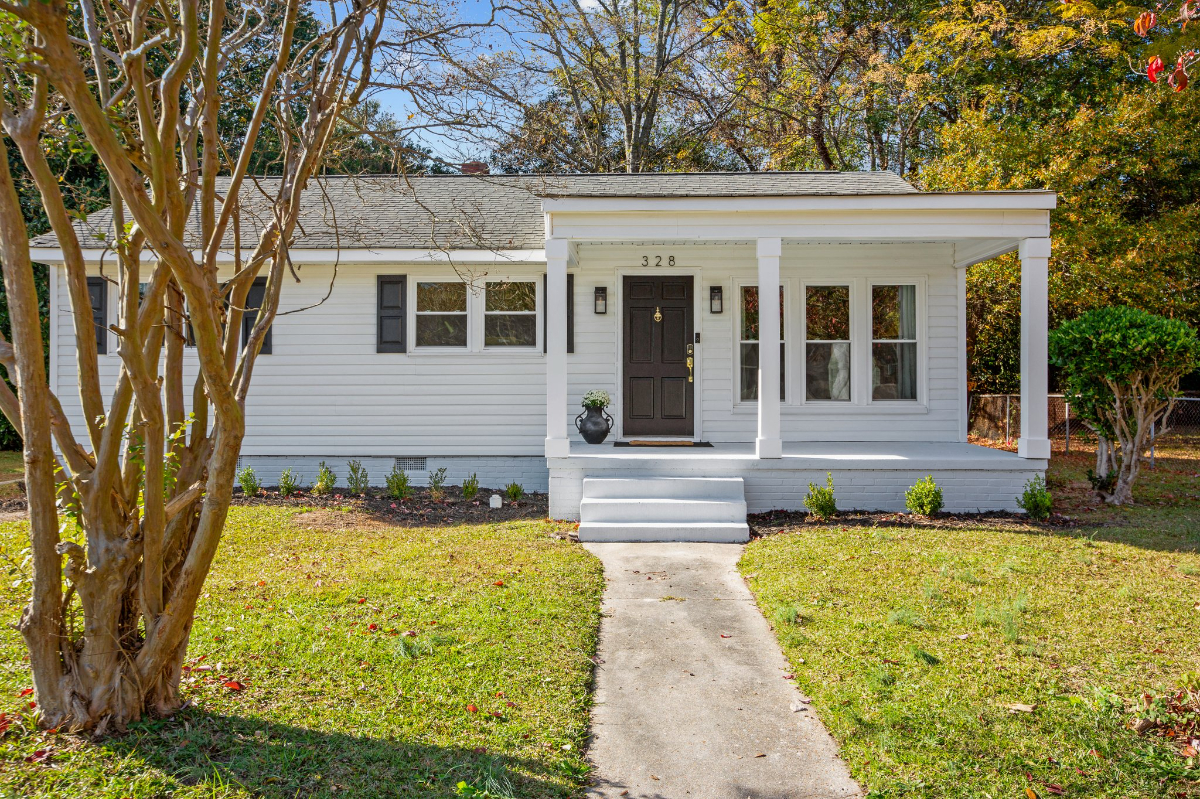 Peaceful cottage- $100 off first month (book by 10/20) - Photo 2
