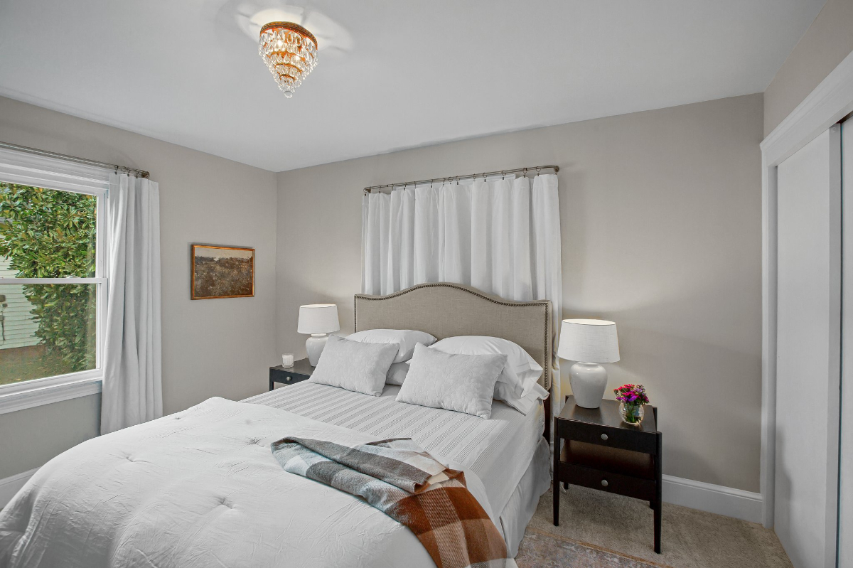 Peaceful cottage- $100 off first month (book by 10/20) - Photo 12