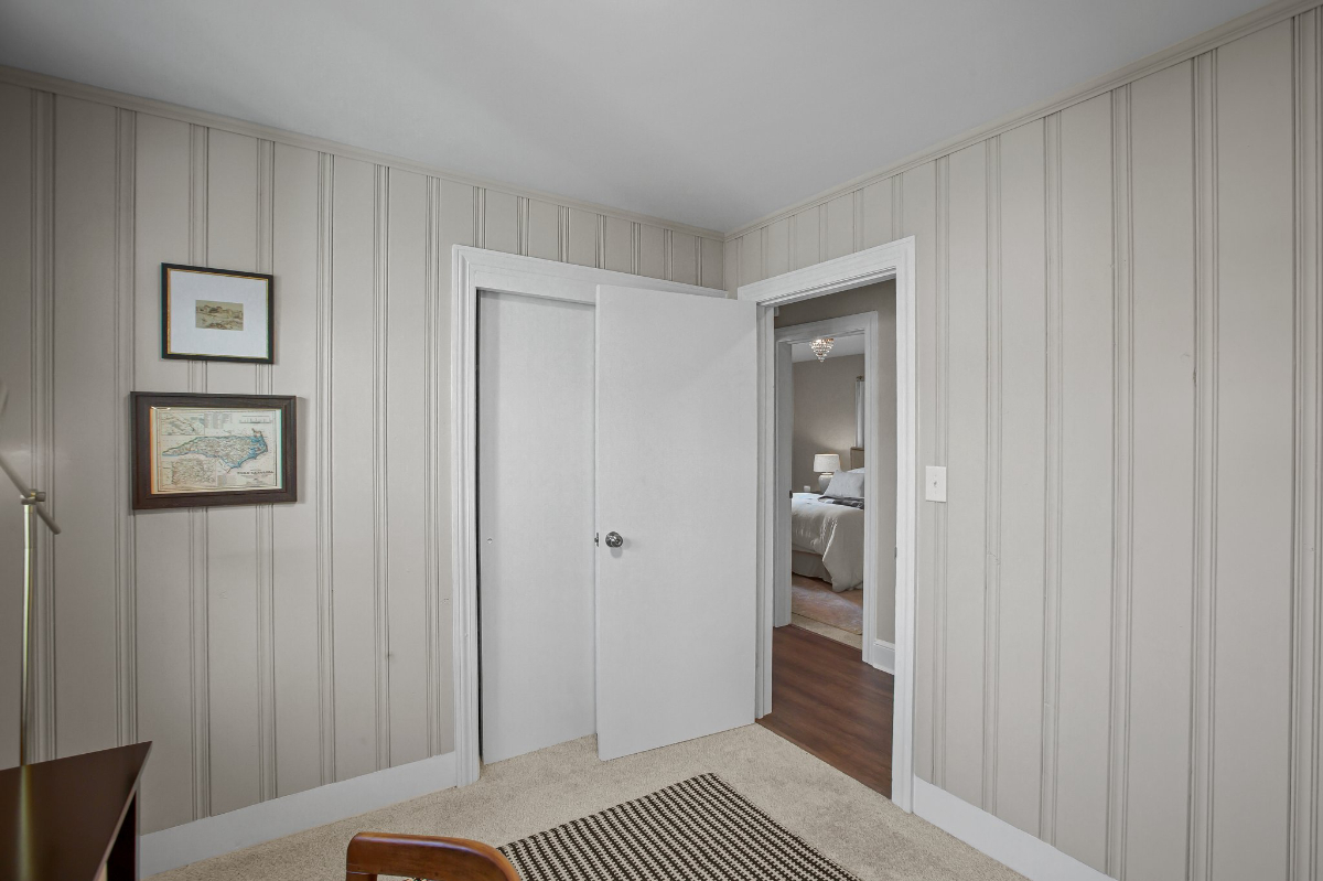 Peaceful cottage- $100 off first month (book by 10/20) - Photo 9