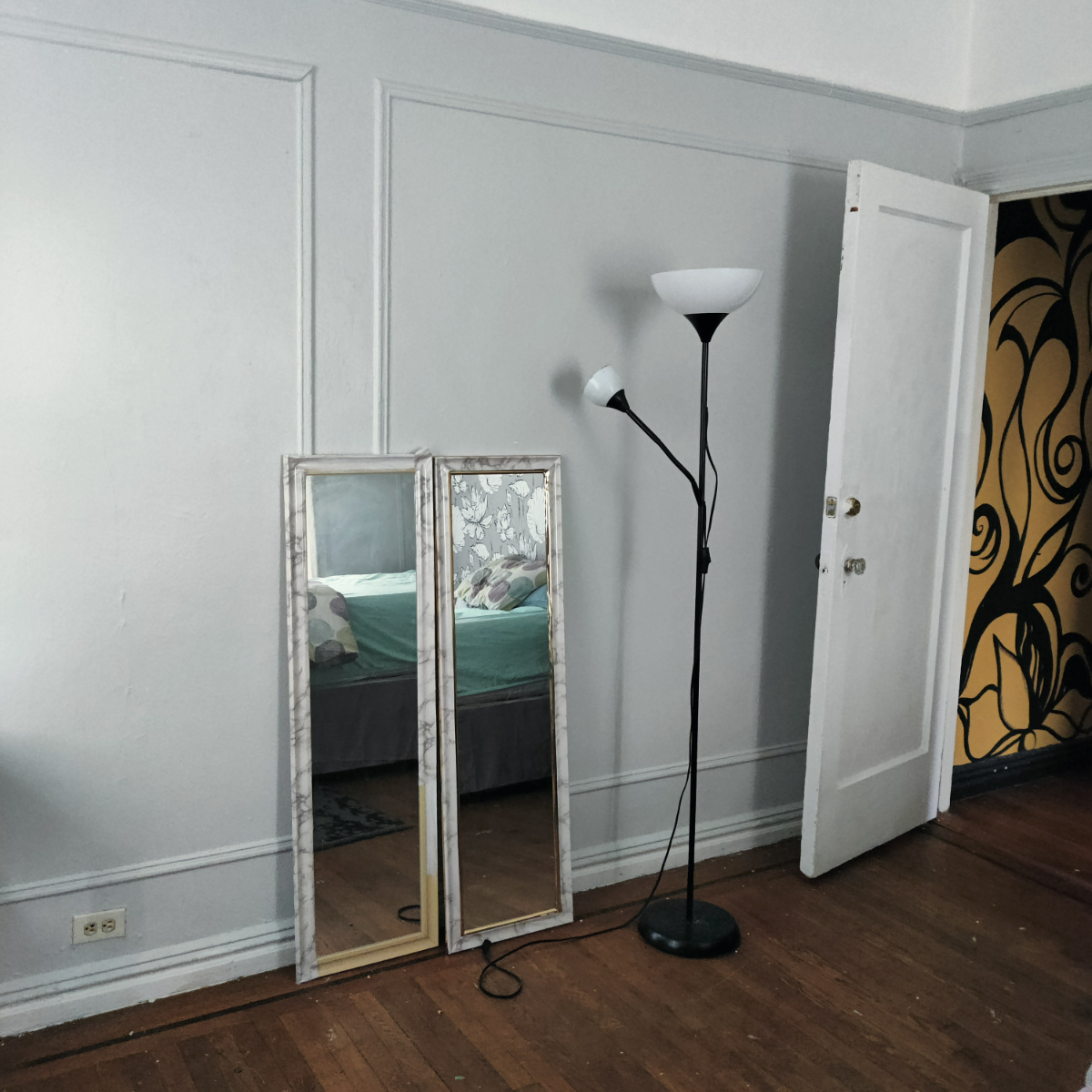 Huge Furnished Room (13x12) with 9ft Ceilings - Ideal for Travel Professionals near Bronx Hospitals - Photo 4