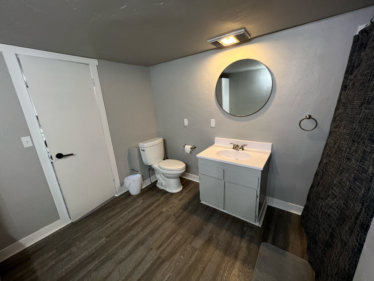 Convenient Cozy Cute 2 Bdrm-D - Photo 5