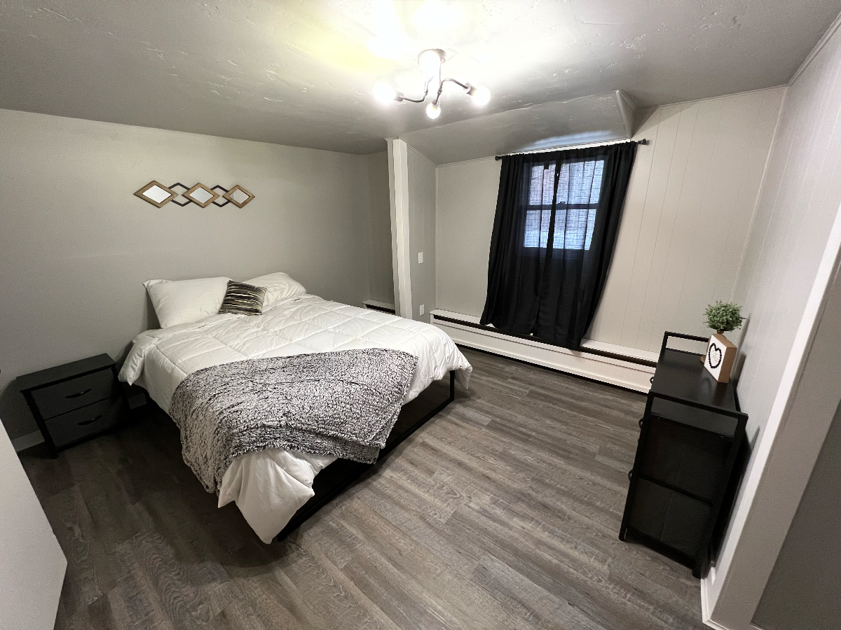 Convenient Cozy Cute 2 Bdrm-D - Photo 1