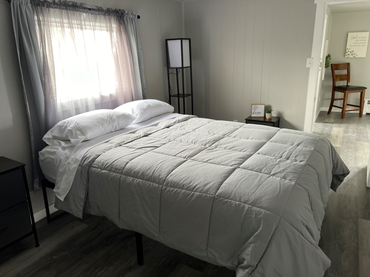 Convenient Cozy Cute 2 Bdrm-D - Photo 2